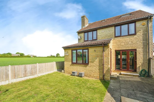 John Of Gaunt Road, Kempsford, Fairford, photo 1