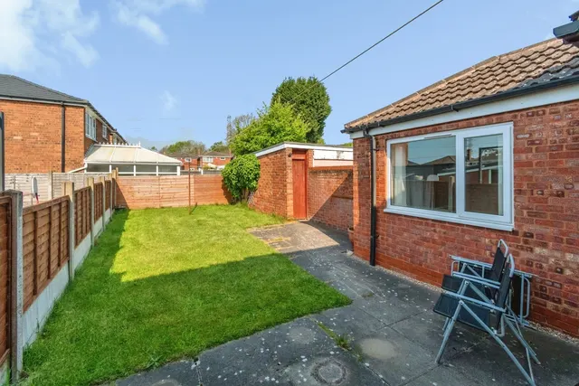 Photo 3 — School Walk, Chase Terrace, Burntwood, WS7