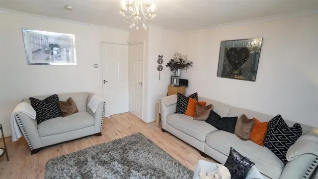 Weavers Croft, Thackley, photo 3