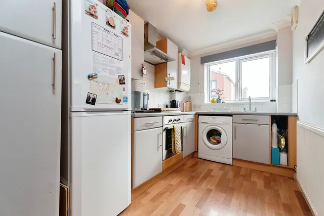 Slade Way, Mitcham, CR4, photo 2