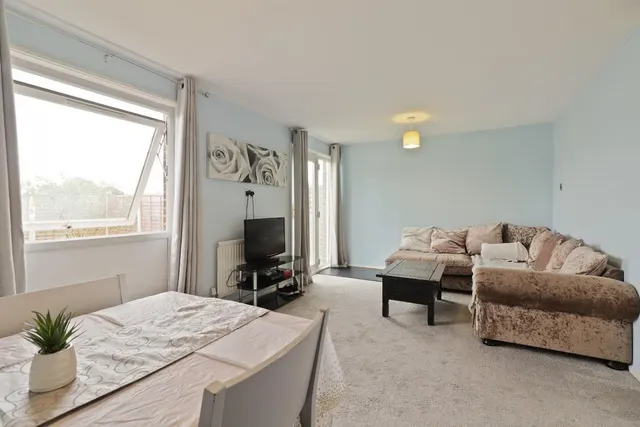 Ormond Road, Jordanthorpe, S8, photo 3