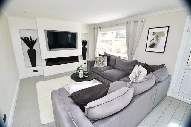 Photo 3 — Pine Close, Cumbernauld, G67 3BA