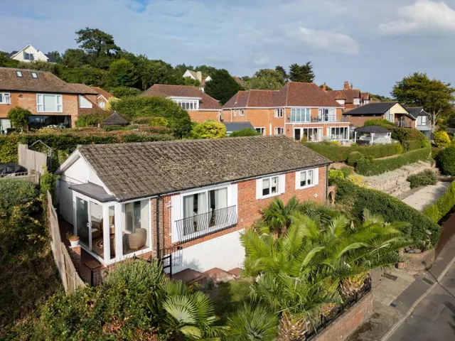 Cannongate Avenue, Hythe, photo 1
