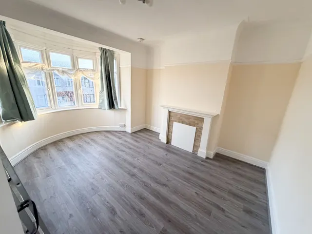 Ridgeway Gardens, Ilford, IG4, photo 1