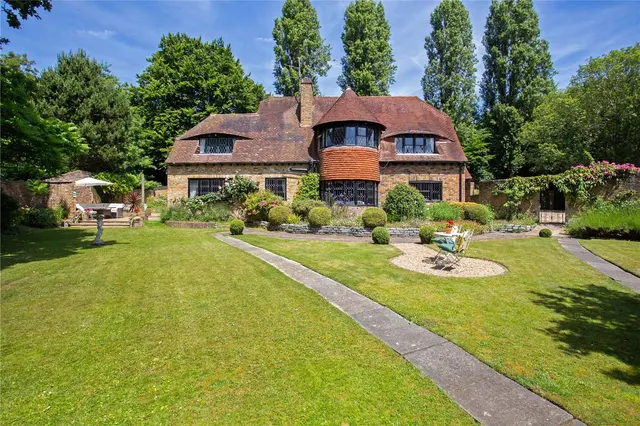 Photo 2 — Christmas Lane, Farnham Common, Buckinghamshire, SL2 3JE