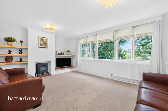 Laxley Close, London, photo 1