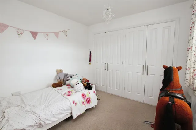 Winslow Road, Aylesbury, HP22, photo 3