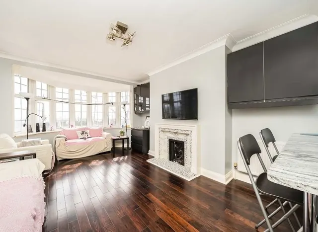 Photo 2 — Quadrant Close, Hendon, NW4