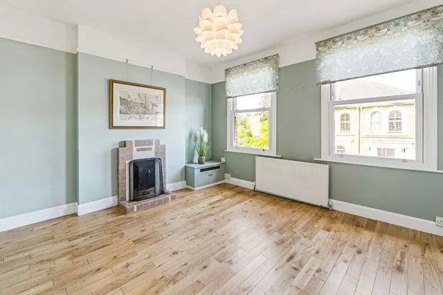 Woodlands Road, TW7, photo 2
