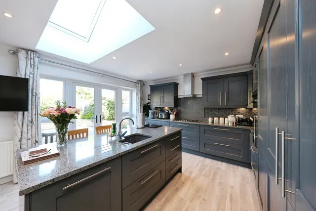 Brookside, Clipstone Village, NG21, photo 3