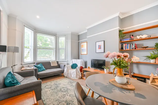 Top Floor Flat, 40 Oaklands Road, London, photo 1