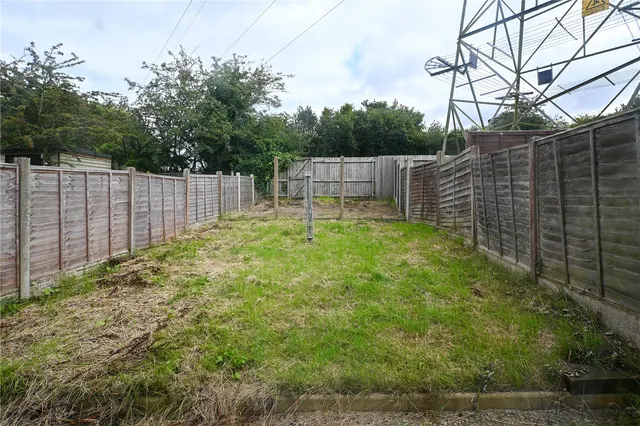 Photo 2 — Charnwood Close, Rubery, Rednal, Birmingham, B45 0JZ