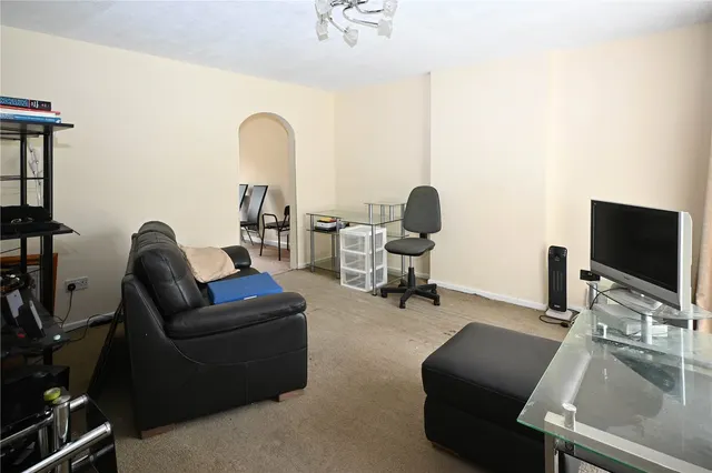 Photo 3 — Charnwood Close, Rubery, Rednal, Birmingham, B45 0JZ
