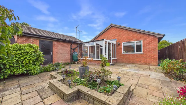 Viking Close, Bourne, PE10, photo 2