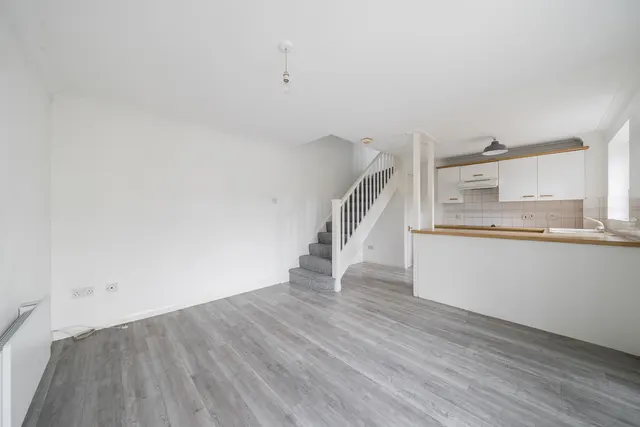 Veals Mead, Mitcham, CR4, photo 1