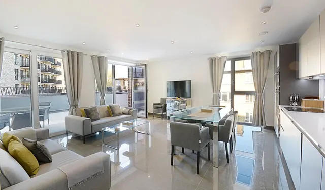 Photo 2 — 13 Elliston Apartments, 9 Glade Path, London