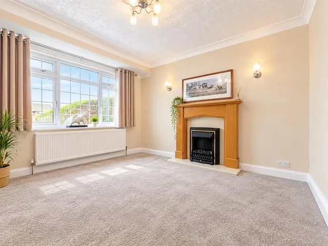 Cranbourne Close, Slough, photo 2