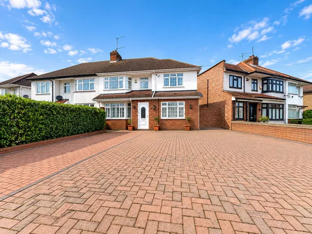 Cranbourne Close, Slough, photo 1