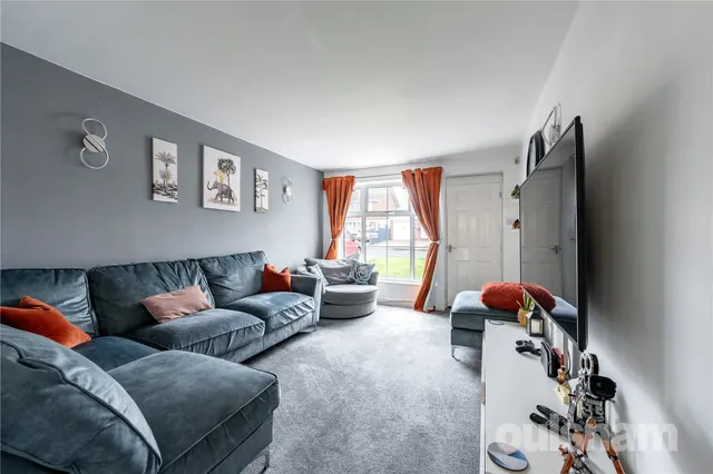 Photo 2 — Gateley Close, Winyates Green, Redditch, Worcestershire, B98 0QR