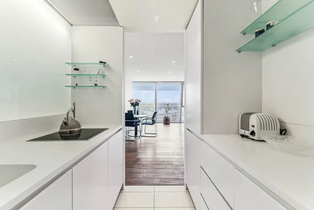 Photo 2 — Albion Riverside, Battersea, SW11 4AR