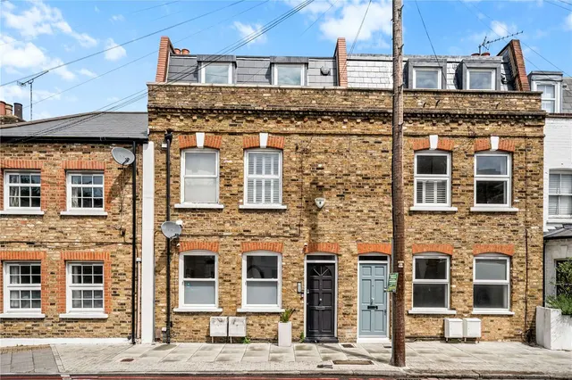 Knowsley Road, London, SW11, photo 1