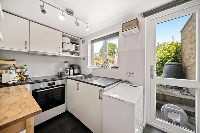 Knowsley Road, London, SW11, photo 3
