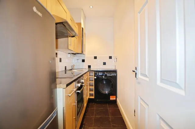 Photo 3 — Manor Avenue, Brockley, SE4