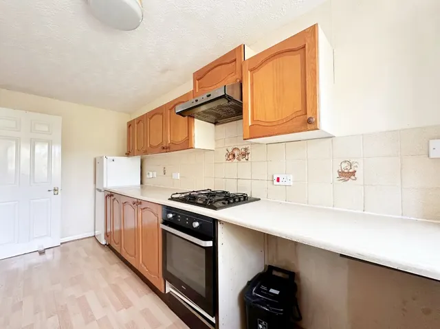 Photo 3 — Bembridge Court, Aldershot