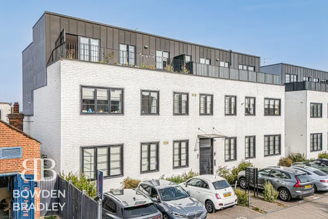 Maybank Road, South Woodford, E18, photo 1