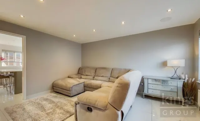 Sexton Close, Cheshunt, photo 3
