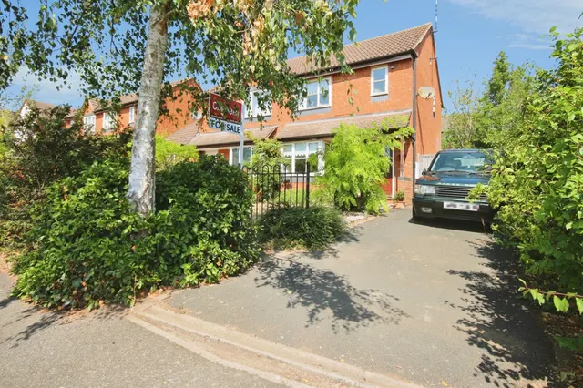 St. Fremund Way, Leamington Spa, photo 1