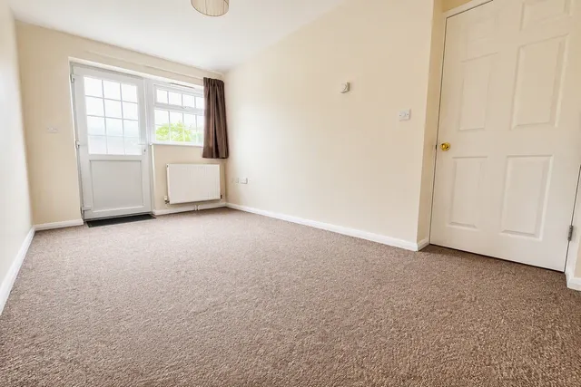 Ivy Crescent, Bognor Regis, PO22, photo 2