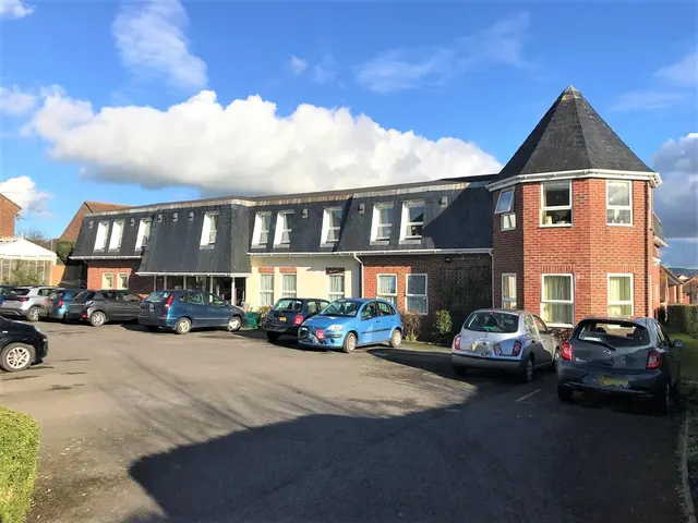 Bath Road, Sturminster Newton, photo 1