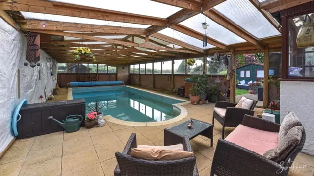 Woodside Avenue, Alverstone Garden Village, PO36, photo 3