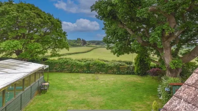Woodside Avenue, Alverstone Garden Village, PO36, photo 2