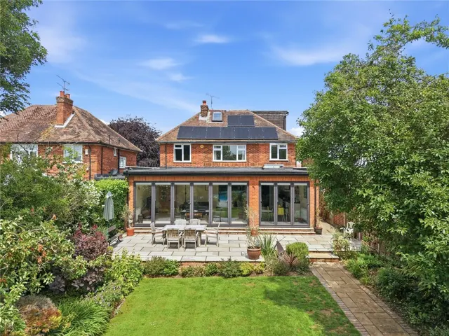 House Under Offer with 5 bedrooms in Bishop's Stortford, CM23, photo 2