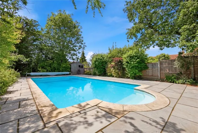 House Under Offer with 5 bedrooms in Bishop's Stortford, CM23, photo 3