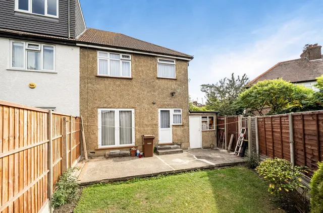 Refurbishment opportunity close to Northolt Park station, HA2, photo 2