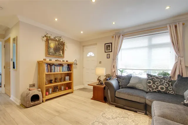 Photo 3 — Newtimber Avenue, Goring-By-Sea, Worthing