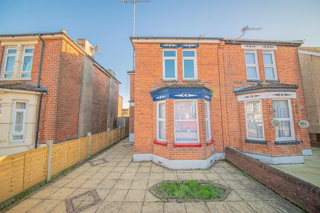 Chamberlayne Road, Eastleigh, Hampshire, SO50 5JF, photo 1