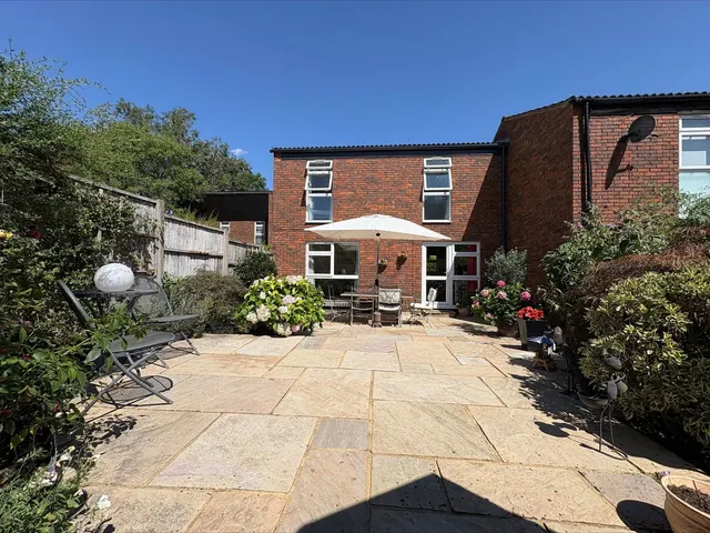 Skipton Close, Stevenage, SG2 8TN, photo 1