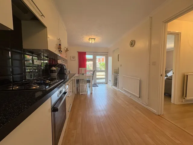 Photo 2 — Skipton Close, Stevenage, SG2 8TN