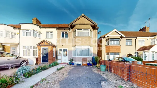 Costons Lane, Greenford, UB6, photo 3