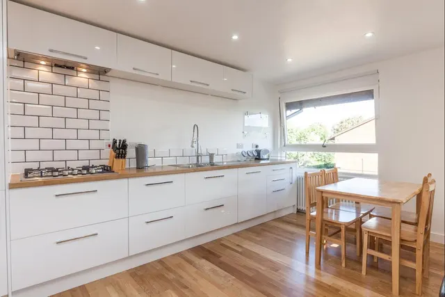 Don Phelan Close, SE5, photo 2