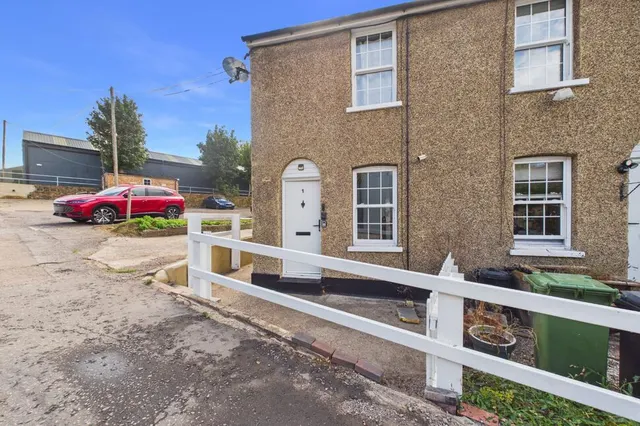 St. Margarets Road, South Darenth, DA4, photo 1