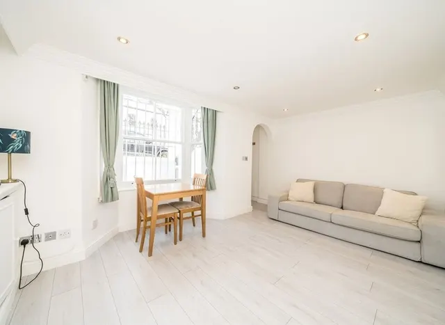 Pellant Road, Fulham, SW6, photo 2