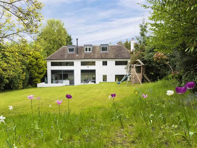 Courtlands Avenue, Esher, KT10, photo 1