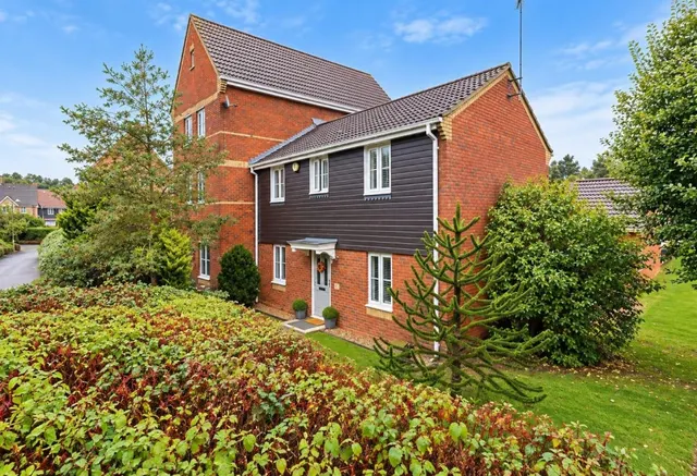 Turgis Road, Fleet, photo 1