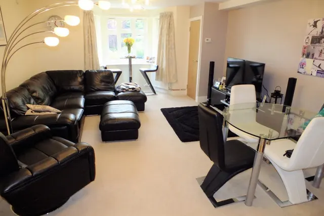 Sandmoor Avenue, Leeds, LS17, photo 2