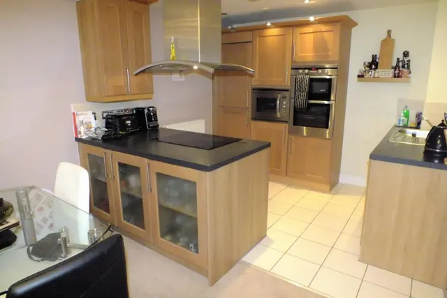 Sandmoor Avenue, Leeds, LS17, photo 3